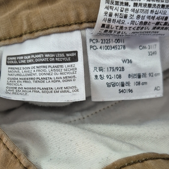 Levi's W36 Carrier Cargo Shorts Classic Utilitarian Design. Tan - Picture 12 of 15
